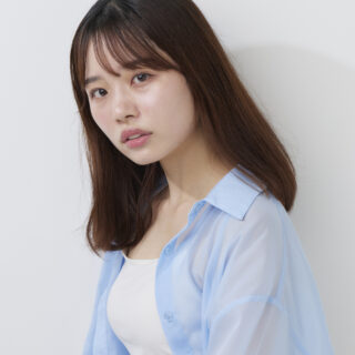由真